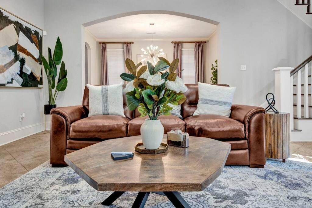 Luxury Home With Outdoor Patio And Game Room Memphis Bagian luar foto