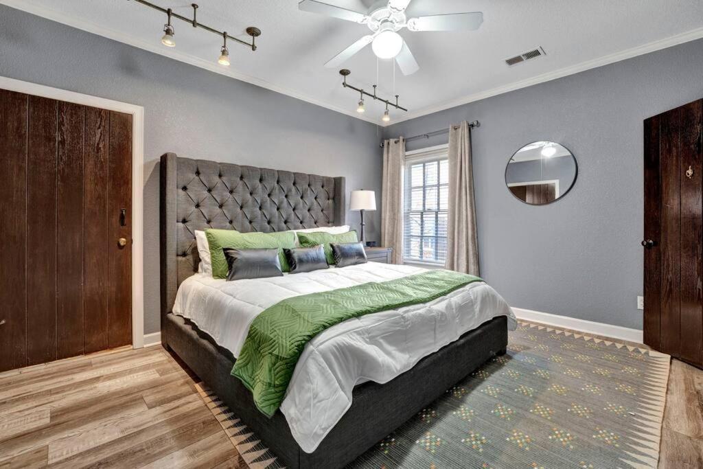 Luxury Home With Outdoor Patio And Game Room Memphis Bagian luar foto