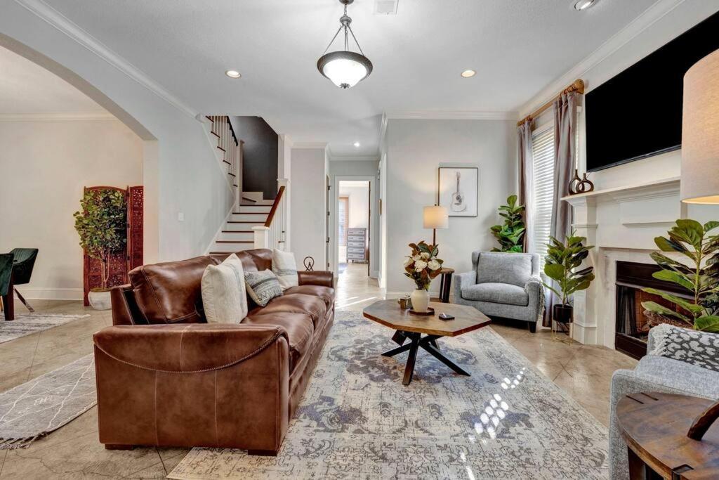 Luxury Home With Outdoor Patio And Game Room Memphis Bagian luar foto