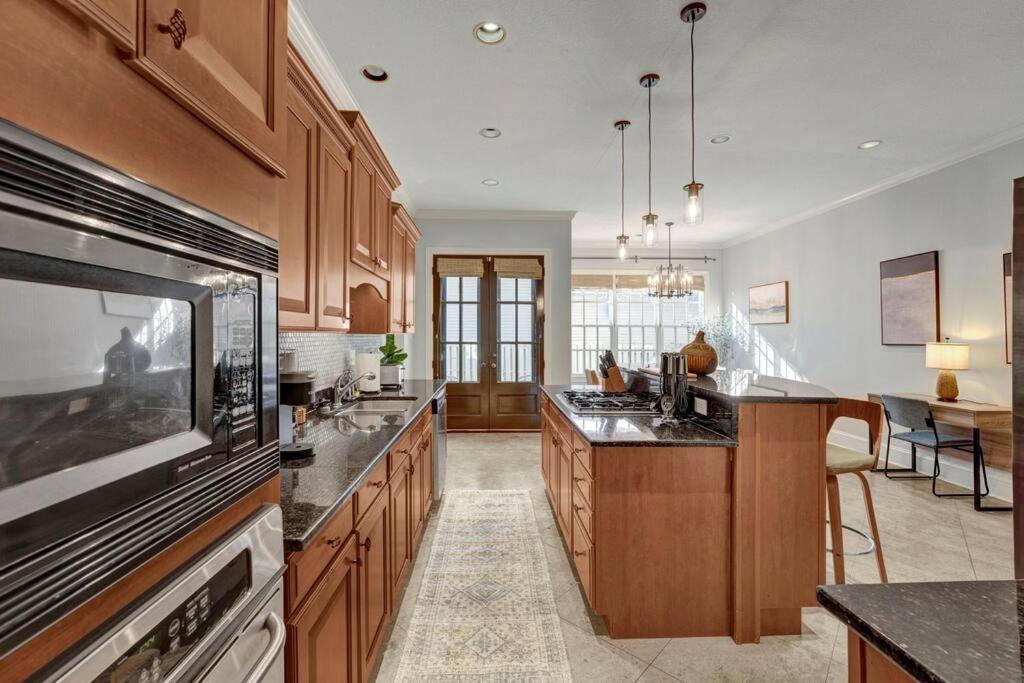 Luxury Home With Outdoor Patio And Game Room Memphis Bagian luar foto