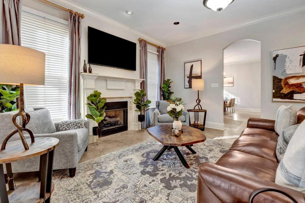 Luxury Home With Outdoor Patio And Game Room Memphis Bagian luar foto