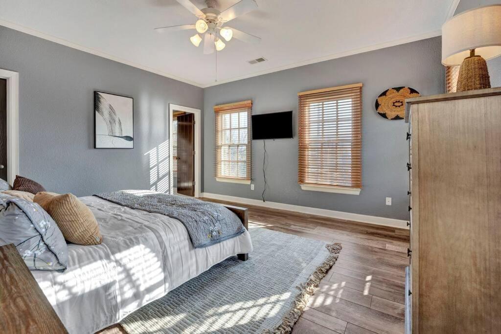 Luxury Home With Outdoor Patio And Game Room Memphis Bagian luar foto